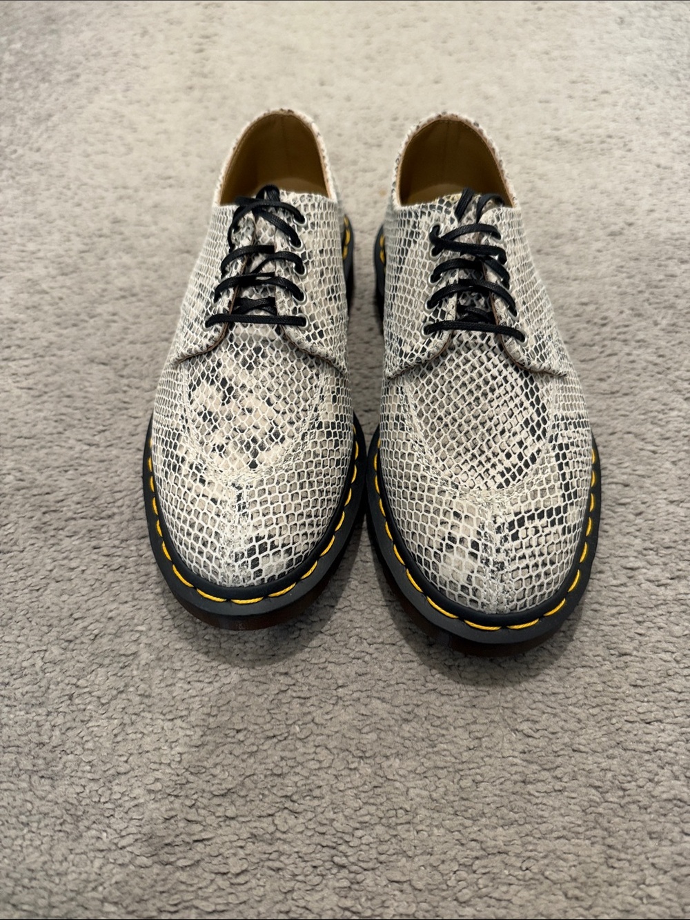 Unisex Snake-Print Derby Shoes in White and Black